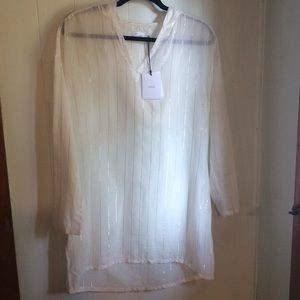 Onia. Hooded. Pocket, cover-up